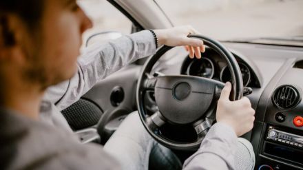 ¿Cuándo hay que renovar el permiso de conducir?