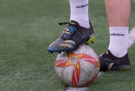 Estudio analizará el impacto de pesos ultraligeros en botas de fútbol para mejorar el rendimiento